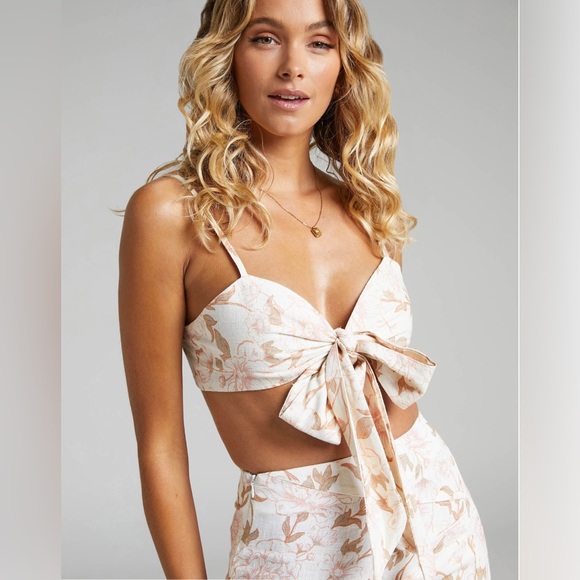 Showpo Cream and Pink Floral Wide Leg Pants - Picture 3 of 7